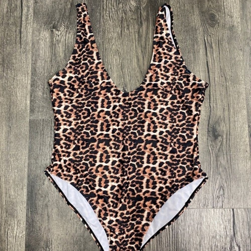 Leopard swimsuit 